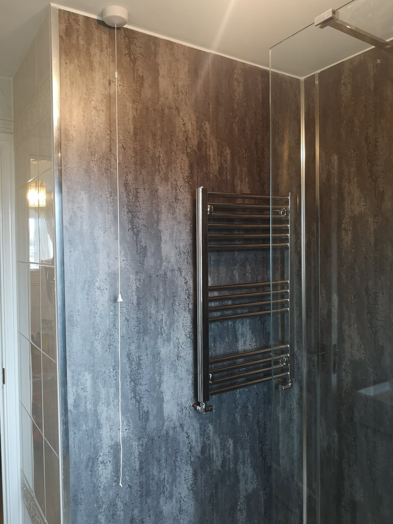 Bathroom refurbishment, suite install and tiling